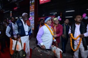 The fifth group of Tamil delegates reaches Kashi to attend Kasi Tamil Sangamam II